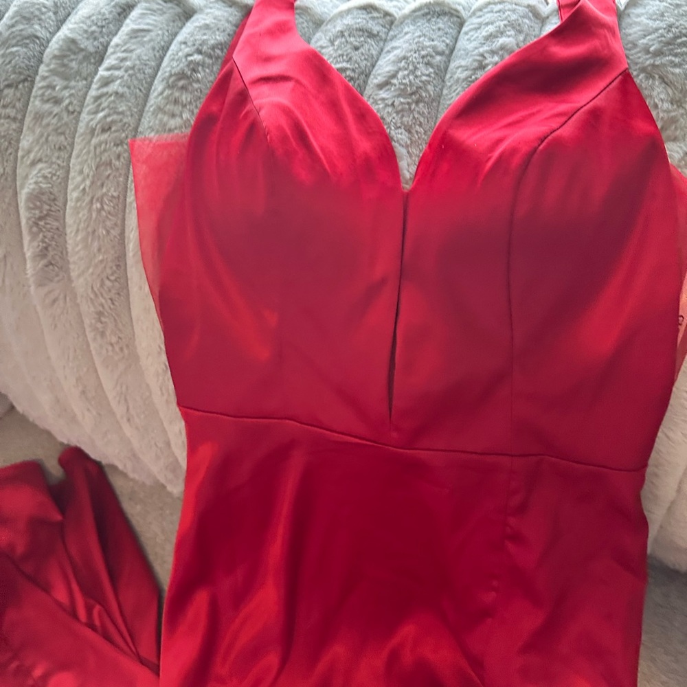Red Evening Gown - Picture 13 of 17